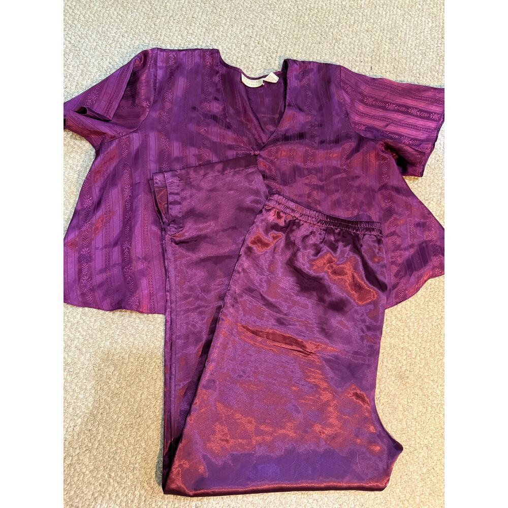 Victoria’s Secret purple satin gold label, pajama set size medium